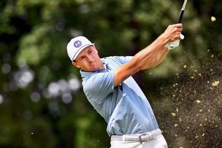 Spieth gets 14th straight playoff appearance